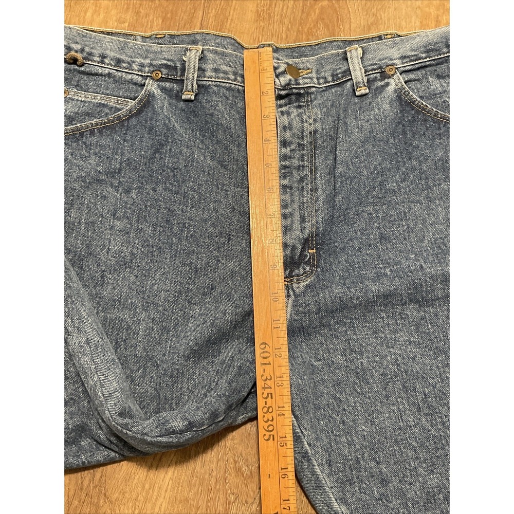 NWOT Wrangler Mens Rugged Wear Relaxed Made In USA Denim Stonewashed Jeans 40x30 - Picture 5 of 6